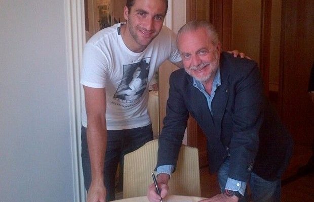 Ο πρόεδρος της Νάπολι αποθεώνει τον Κόντε!