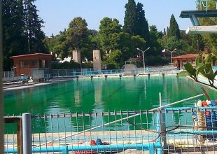 Πράσινη η πισίνα του Ζαππείου