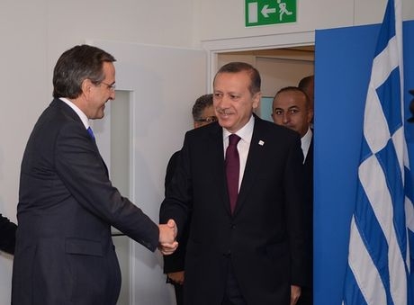 Ζήτησε και τα ρέστα ο Ερντογάν από τον Σάμαρα: Τον εγκάλεσε για τις γενοκτονίες στο αντιρατσιστικό και εμμένει στην ύπαρξη δύο κρατών στη Κύπρο