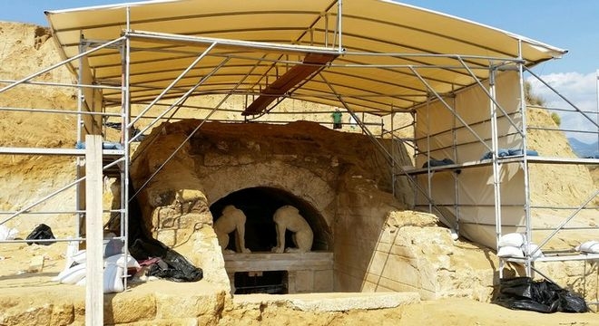 Ευρήματα Αμφίπολης: Το Λιοντάρι παραπέμπει στον στρατηγό του Μεγάλου Αλεξάνδρου Νέαρχο Ευρήματα Αμφίπολης: Το Λιοντάρι παραπέμπει στον στρατηγό του Μεγάλου Αλεξάνδρου Νέαρχο