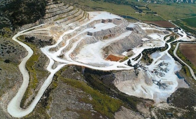 Κινεζικό φλερτ στον ορυκτό μας πλούτο: Υπολογίζεται σε πάνω από 40 δισ. ευρώ