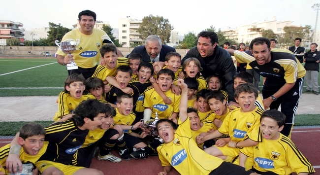 Η ιστορία του πούλμαν των Ακαδημιών (pics)