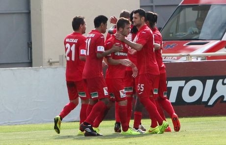 Με 18 στη Νέα Σμύρνη