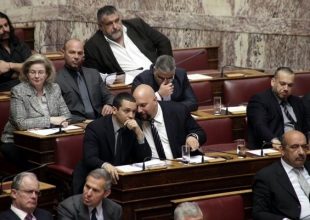 Οι “αντισυστημικοί” χρυσαυγίτες βουλευτές, παίρνουν άτοκα δάνεια