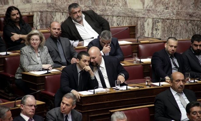 Οι “αντισυστημικοί” χρυσαυγίτες βουλευτές, παίρνουν άτοκα δάνεια