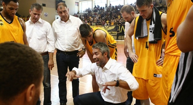 Αποθέωση στον κόουτς!