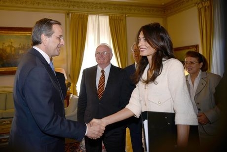 Βρετανικό δημοσίευμα προκαλεί: Κυρία Κλούνεϊ, εάν οι Έλληνες ξεπληρώσουν τα 240 δις ευρώ του δανείου τους, τότε θα επιστρέψουμε τα Μάρμαρα