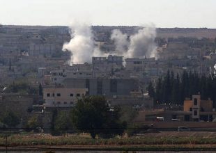 Η σημαία του Ισλαμικού Κράτος υψώθηκε στο Κομπάνι