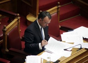 Σταϊκούρας: Ανοιχτό το ενδεχόμενο επιπλέον φοροελαφρύνσεων