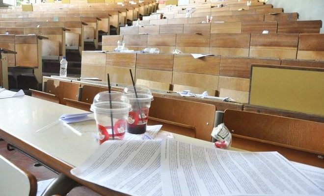 Εικόνες σοκ: Στο έλεος των σκουπιδιών η Φιλοσοφική Αθηνών