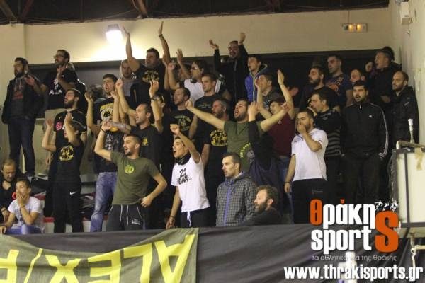 Η στήριξη των οπαδών της ΑΕΚ και το συγκινητικό σύνθημα για τον «Φωτάρα»