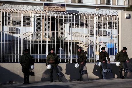 Απόπειρα απόδρασης στο Νοσοκομείο Φυλακών Κορυδαλλού. Όμηροι σωφρονιστικοί υπάλληλοι