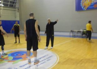 Η πρώτη του Σάκοτα και η ομιλία στους παίκτες