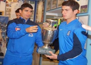 Στον Γαλανόλευκο φάρο Μάνταλος και Μπακάκης