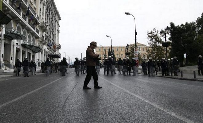 Απαγορεύονται πορείες και διαδηλώσεις. Χιλιάδες αστυνομικοί στους δρόμους ενόψει Νταβούτογλου και 6ης Δεκεμβρίου