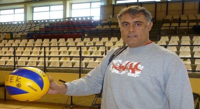 Ο μάνατζερ του Ελγκέτα απαντά στον Ανατολιωτάκη