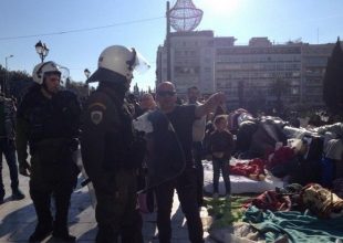 Επιχείρηση ΜΑΤ στο Σύνταγμα για τους Σύρους πρόσφυγες