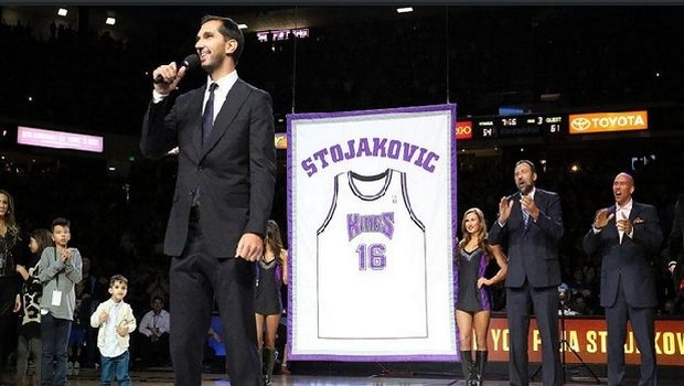 Αποσύρθηκε η φανέλα του Στογιάκοβιτς στους Κινγκς