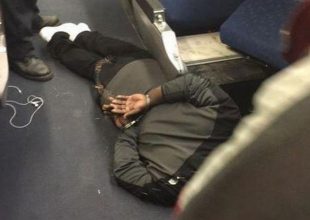 Άνδρας μπήκε σε τρένο κι άρχισε να μαχαιρώνει τους επιβάτες
