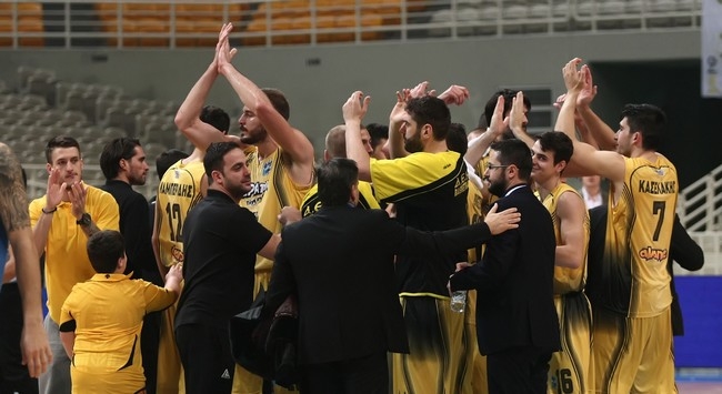 Με τα παιδιά σας στο κλειστό!