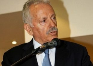 Παρών ο Δουβής
