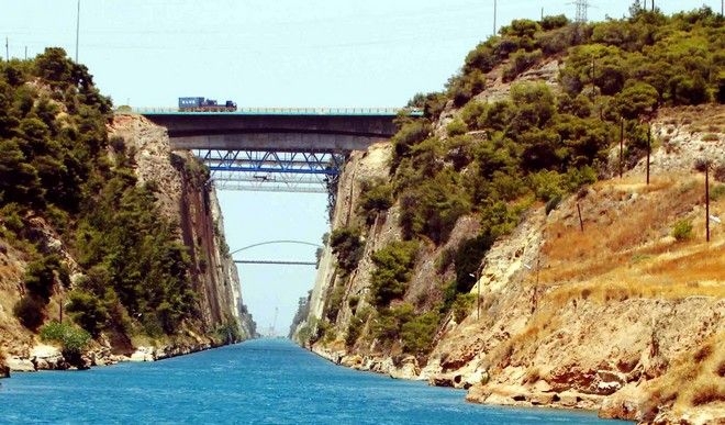 Στα χέρια αστυνομικών της ΔΙΑΣ 52χρονος για κατοχή ναρκωτικών και λαθραίου καπνού