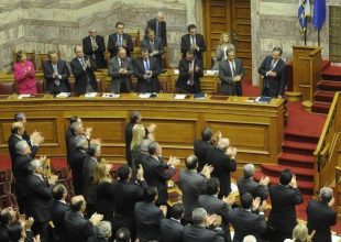 Υπερψηφίστηκε ο προϋπολογισμός με 155 “Ναι”