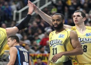 Έβαλε τον Κόροιβο στη θέση του