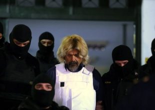 Ο “Τσακ Νόρις” έσπασε στο ξύλο τον Ξηρό