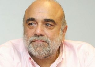 Πέθανε ο Ντέμης Ρούσσος
