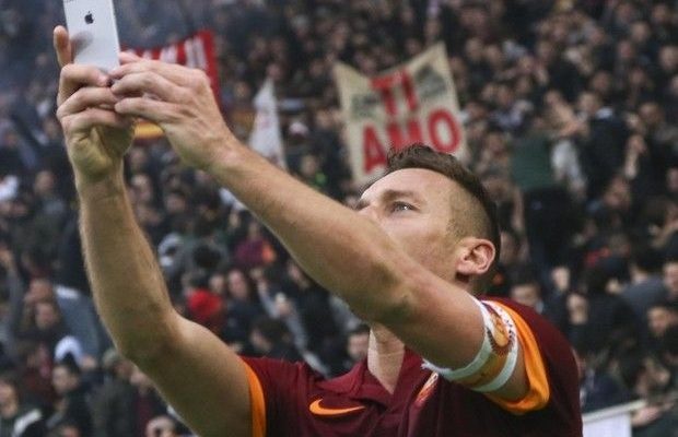 Τότι: “Selfie για να θυμάμαι αυτή την ημέρα”
