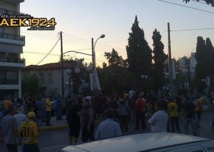 Live από την Ευελπίδων
