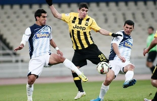 Εξετάζει Κοντοέ