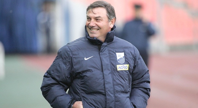 Τέλος ο Τεννές