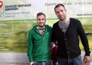 Μοίρασαν δώρα και χαμόγελα Μπρέσεβιτς, Μπακάκης