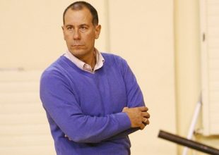Ζοφόλης: «Πρέπει να βοηθήσουν όλοι για να μην πέσει η ΑΕΚ»