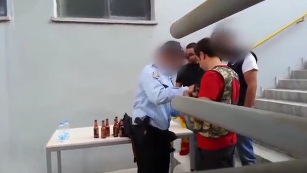 Οπαδός στο γήπεδο με 24 μπύρες (VIDEO)