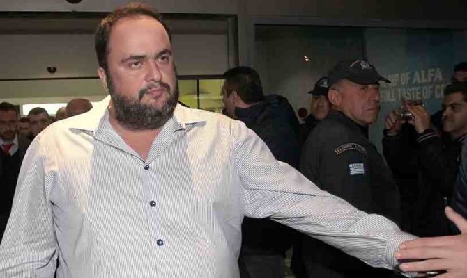 Ζήτησε να καθίσει στον πάγκο ο Μαρινάκης!