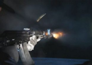 Βρέθηκαν καλάσνικοφ και ναρκωτικά σε παραλία κοντά στα ελληνοαλβανικά σύνορα