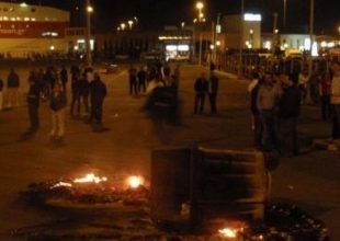 Επεισόδια στο λιμάνι ανάμεσα σε οπαδούς Ολυμπιακού και ΑΕΚ!