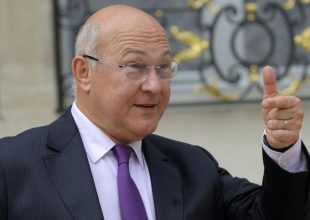 Σαπέν πριν τη συνάντηση με Βαρουφάκη: Ελάφρυνση αλλά όχι διαγραφή του ελληνικού χρέους