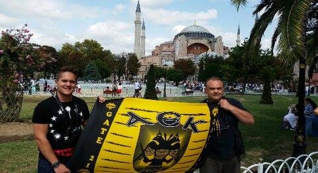 Η σημαία της ΑΕΚ δεσπόζει στην Αγιά Σοφια