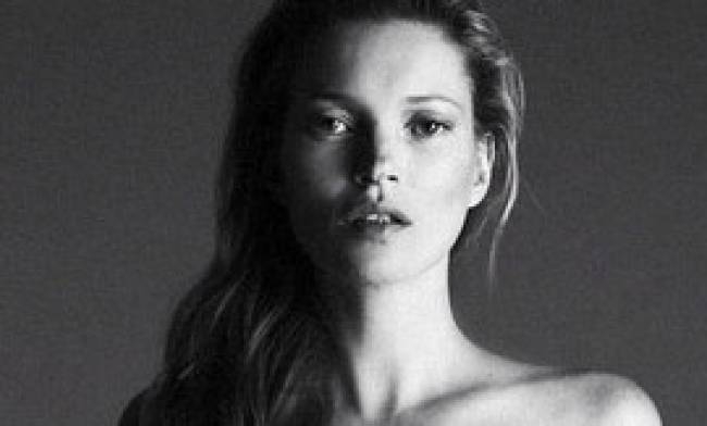 Η αδημοσίευτη γυμνή φωτογραφία της Kate Moss