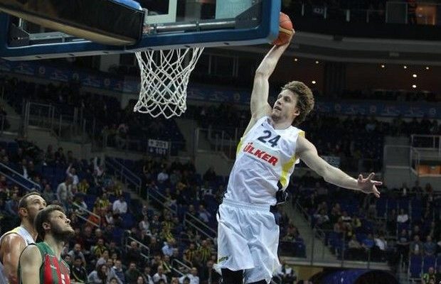 Ακάθεκτη η Φενέρμπαχτσε Ακάθεκτη η Φενέρμπαχτσε