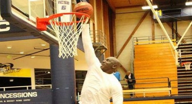 Ο Μάικλ Τζόρνταν έγινε δισεκατομμυριούχος! Ο Μάικλ Τζόρνταν έγινε δισεκατομμυριούχος!