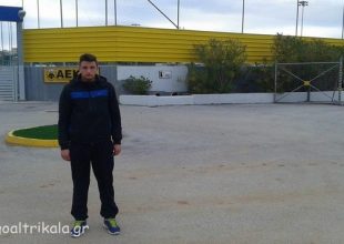 Ο Βουτσελάς στην προπόνηση της ΑΕΚ