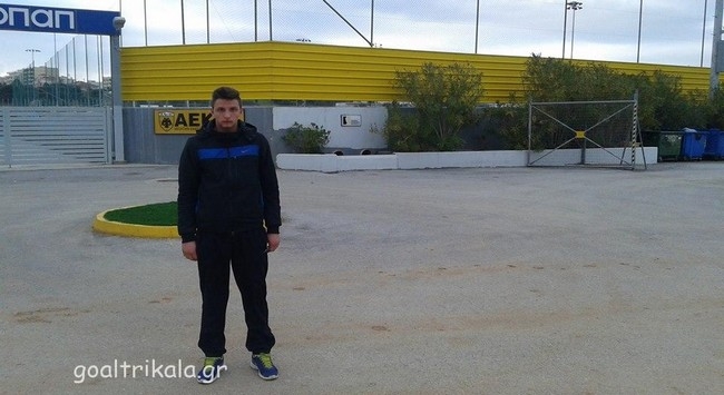 Ο Βουτσελάς στην προπόνηση της ΑΕΚ