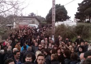 Με ‘μπαλωθιές’ αποχαιρέτισαν τον Βαγγέλη Γιακουμάκη