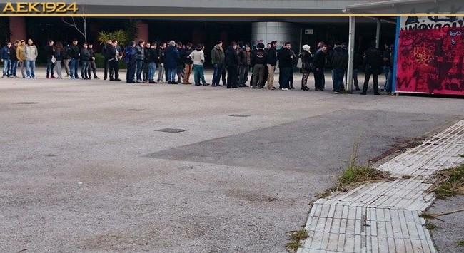 Ουρά από τα ξημερώματα στο ΟΑΚΑ (PICS)