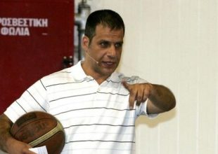 Στον ΑΠΟΕΛ ο Παπαχατζής